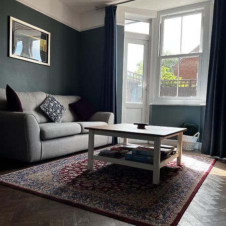 Appartamento Cartref - Fully Equipped And Stunning Town Flat Shrewsbury Esterno foto