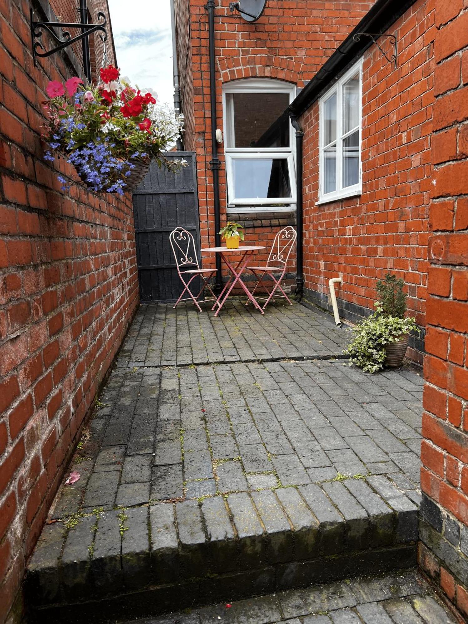 Appartamento Cartref - Fully Equipped And Stunning Town Flat Shrewsbury Esterno foto