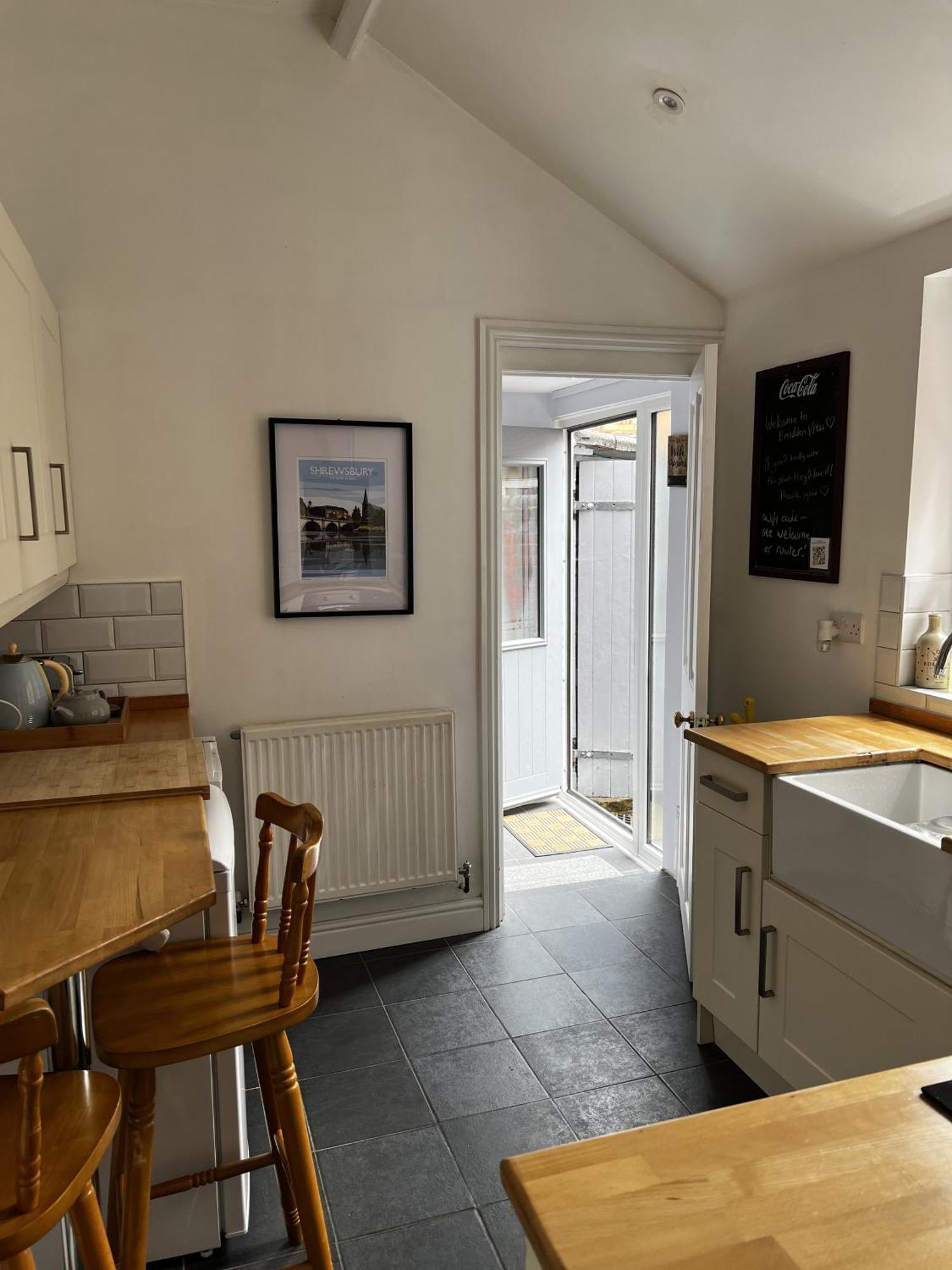 Appartamento Cartref - Fully Equipped And Stunning Town Flat Shrewsbury Esterno foto