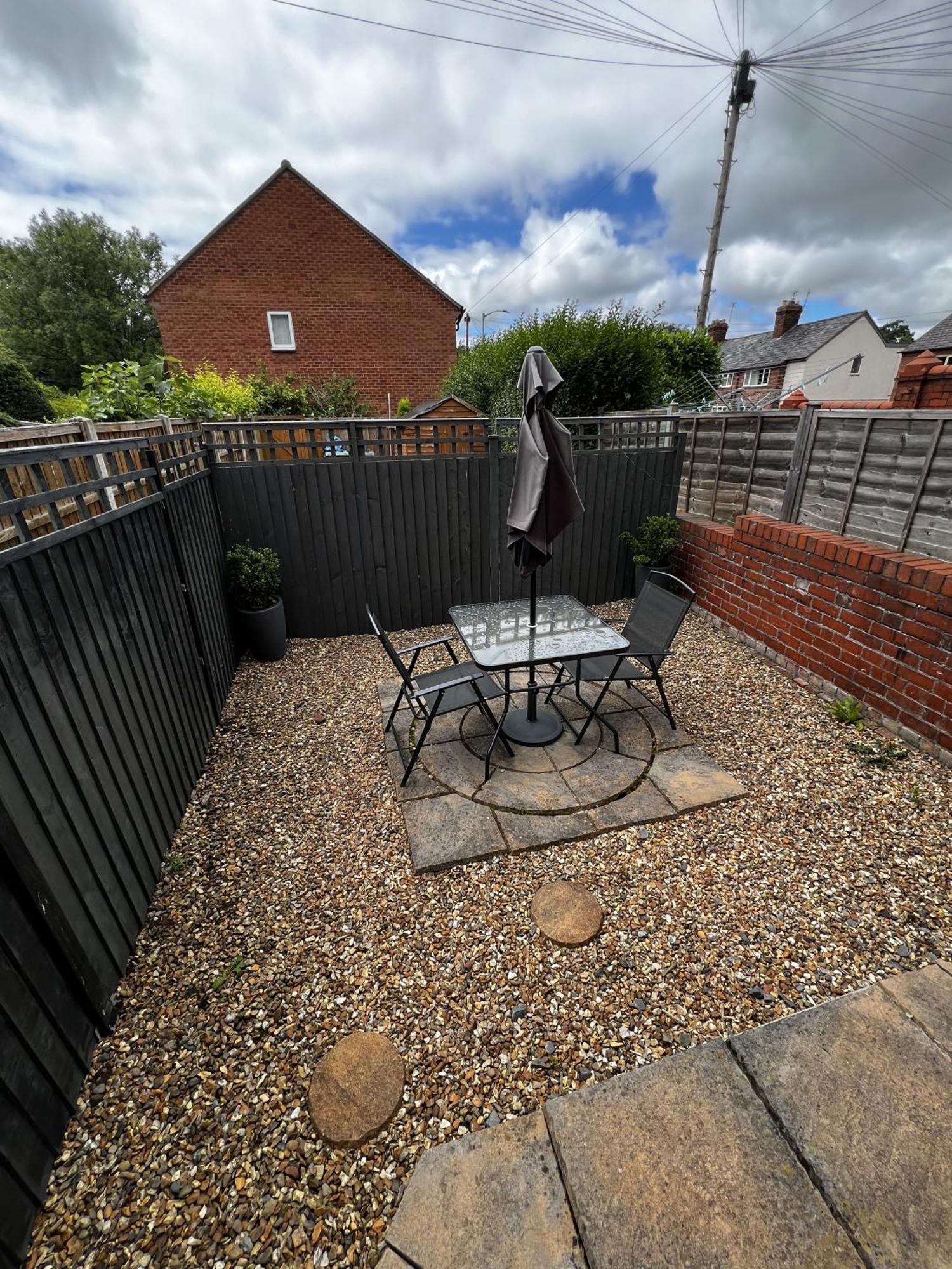 Appartamento Cartref - Fully Equipped And Stunning Town Flat Shrewsbury Esterno foto